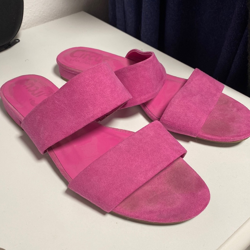 Mule sandals